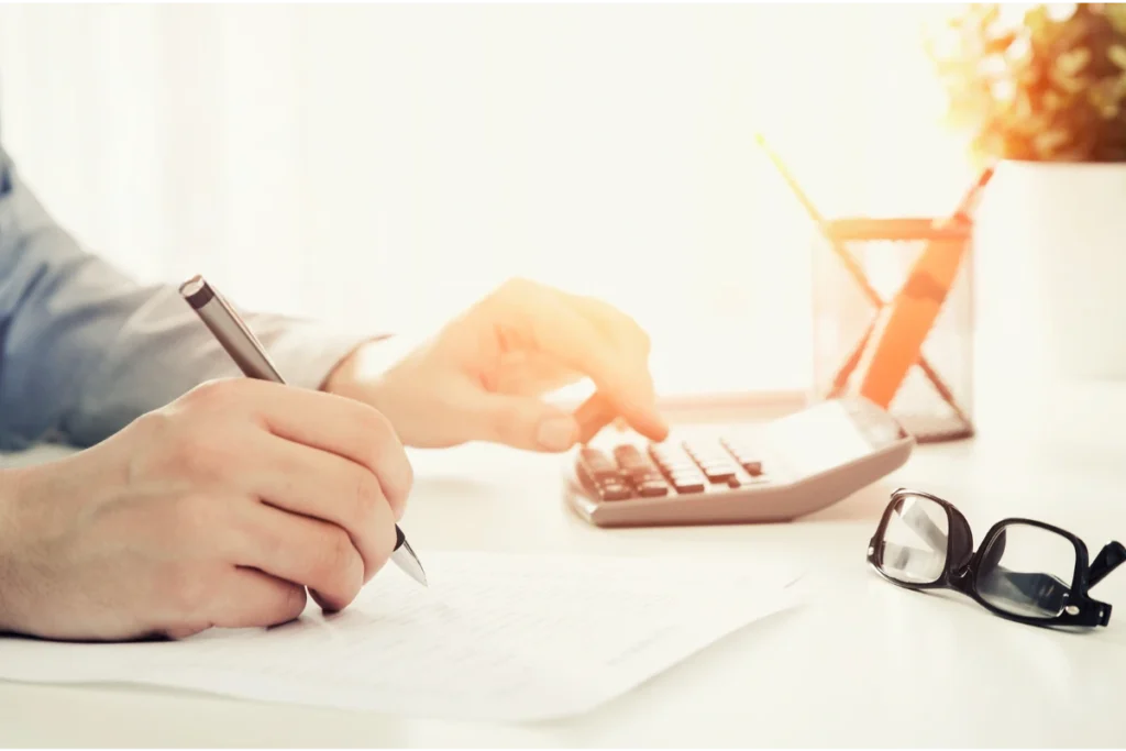 Lab Equipment Financing Options for Startups: Equity, Debt, or Leasing